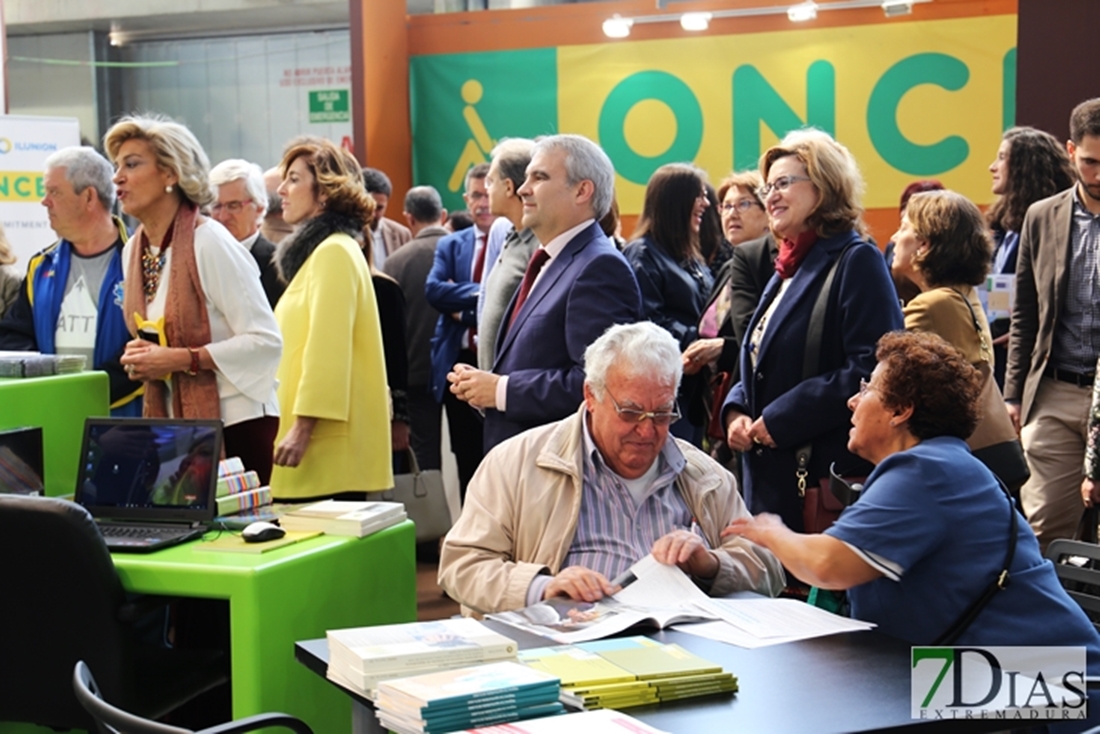 La directora del IMSERSO inaugura la Feria de Mayores de Extremadura