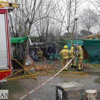 Incendio grave en el camping Garganta de Cuartos (Cáceres)