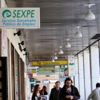 Extremadura pide la implicación del Gobierno para mejorar el desempleo