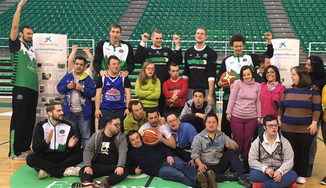 El síndrome de down y el baloncesto se unen en Cáceres