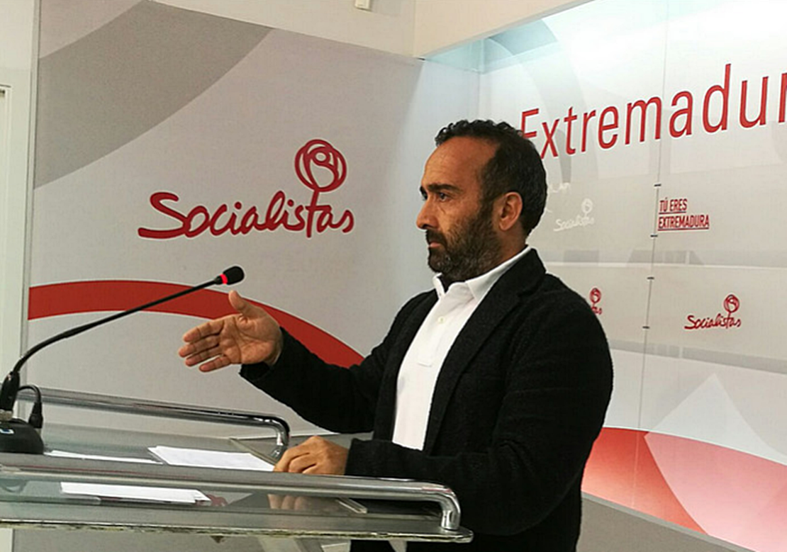 PSOE: “Extremadura tiene un tren con 25 años de retraso”
