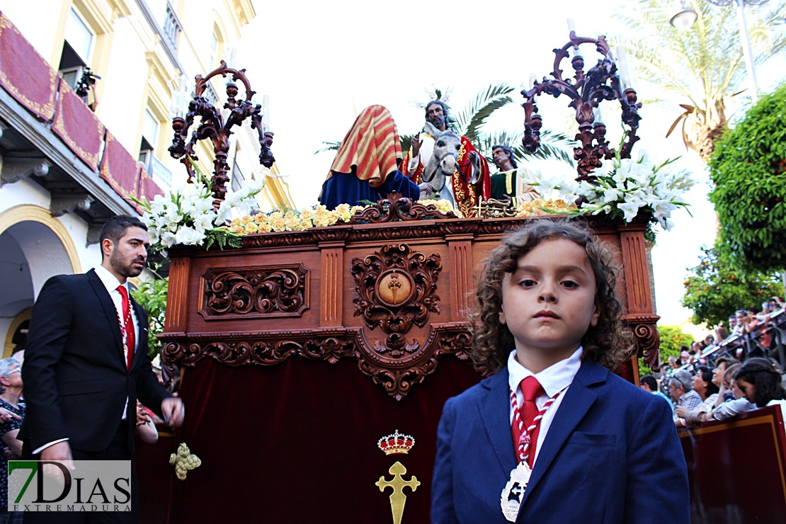 Miles de espectadores acuden a la procesión de La Burrita en Mérida