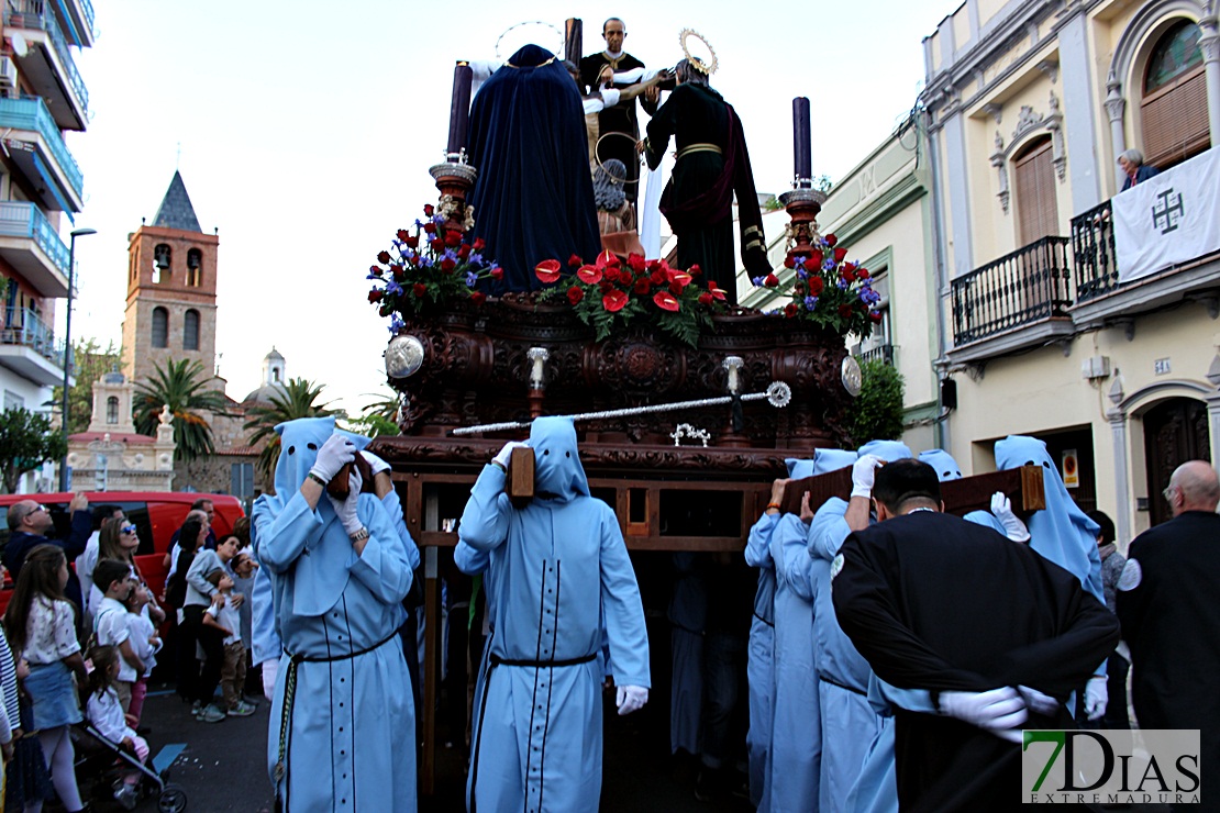 Los Ferroviarios procesionan por las calles de Mérida