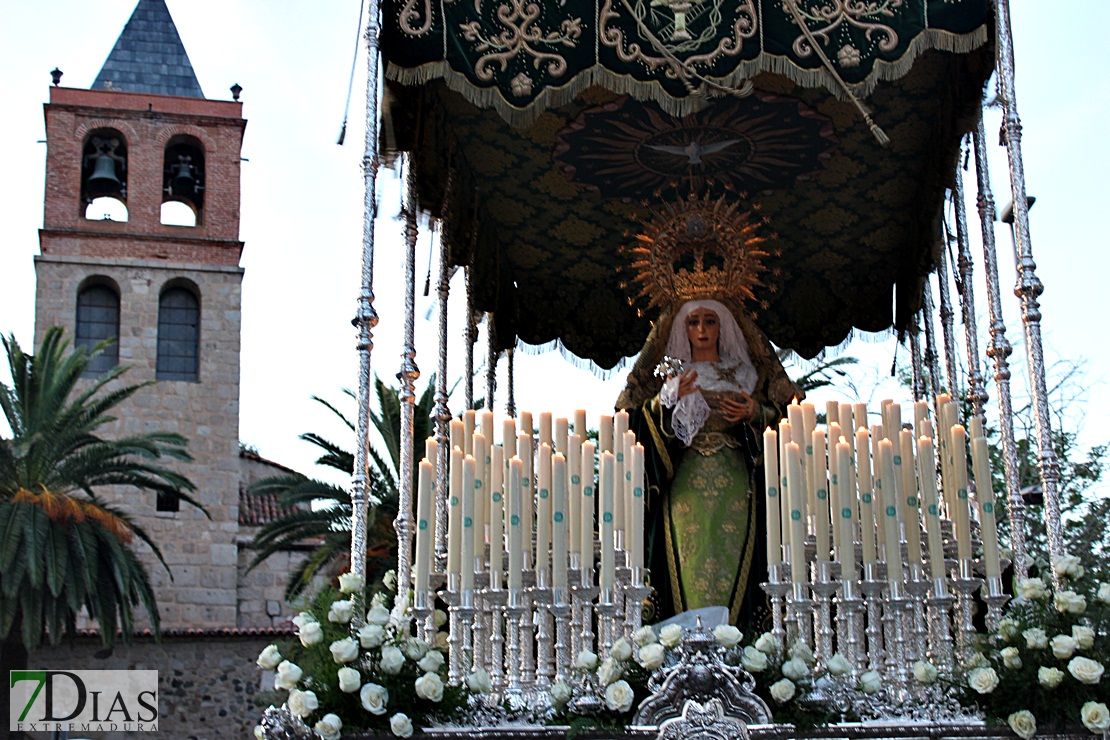 Los Ferroviarios procesionan por las calles de Mérida