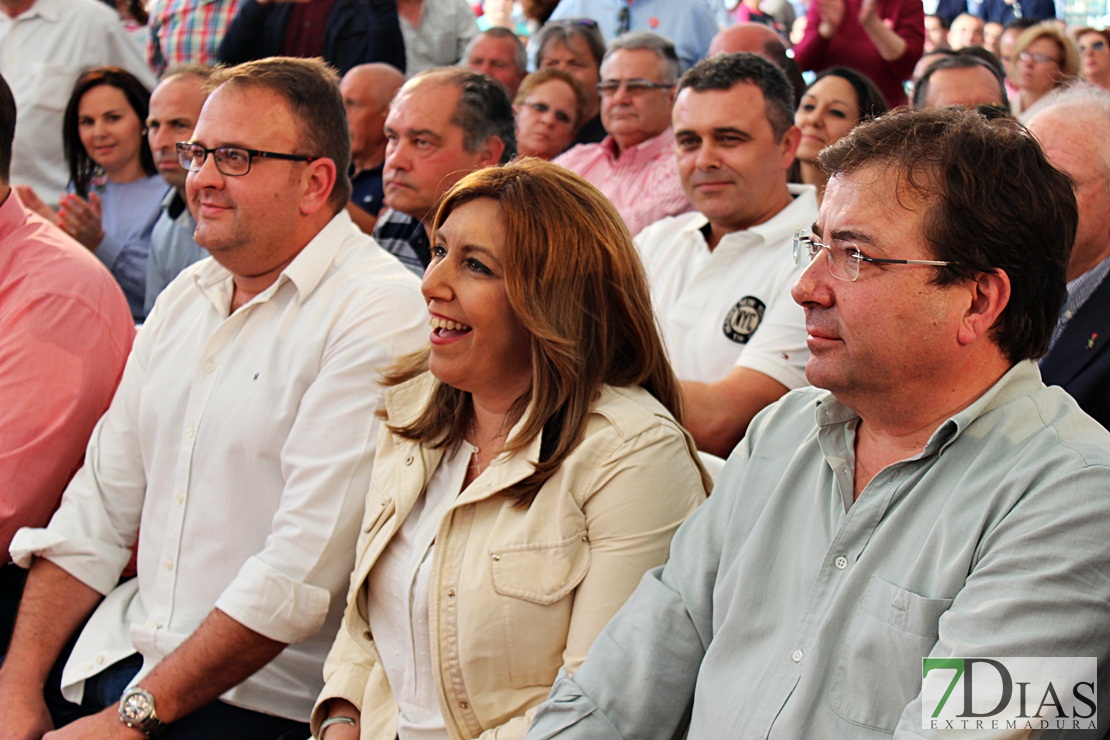 Casi un millar de socialistas extremeños arropan a Susana Díaz
