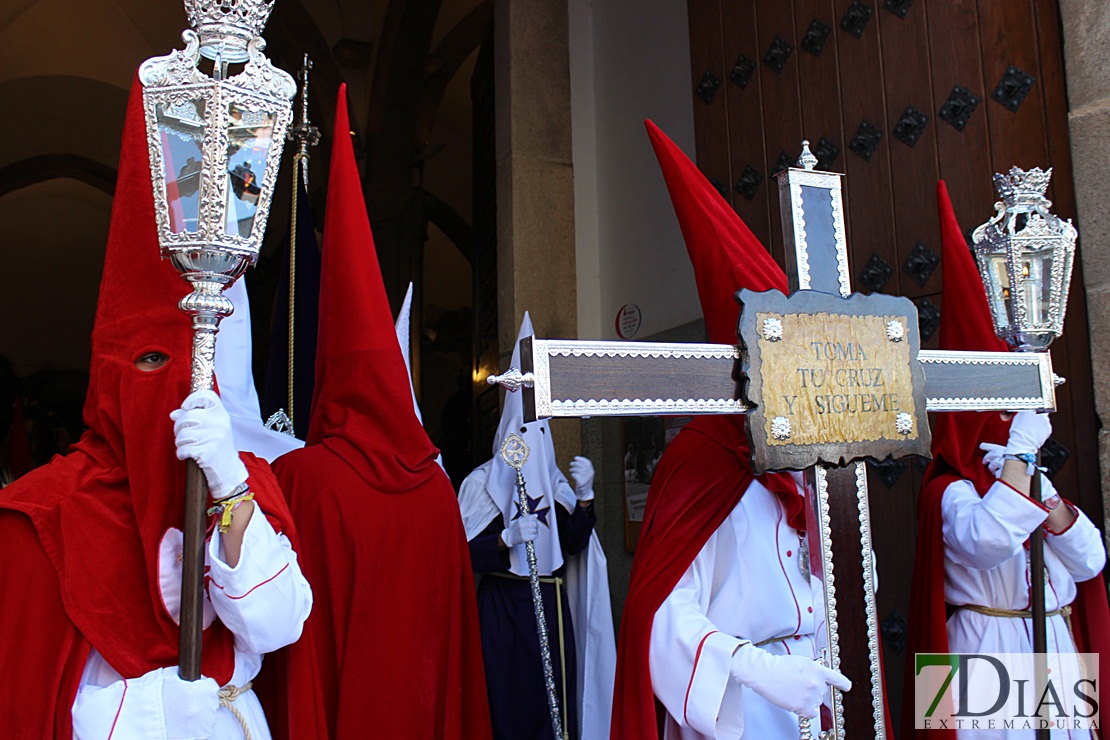 Miles de espectadores acuden a la procesión de La Burrita en Mérida