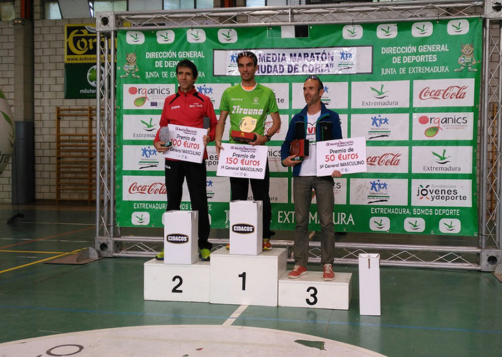 Jiménez y Barrios triunfan en la IX Media Maratón Ciudad de Coria