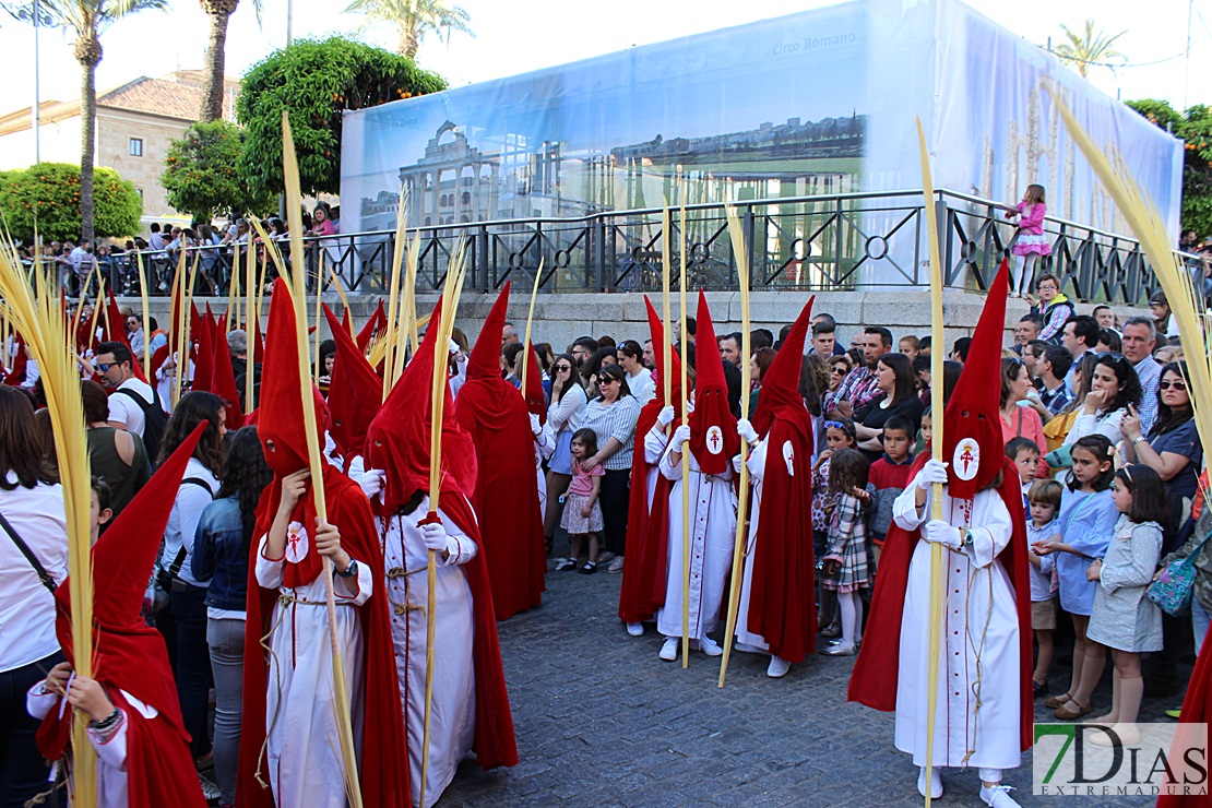 Miles de espectadores acuden a la procesión de La Burrita en Mérida