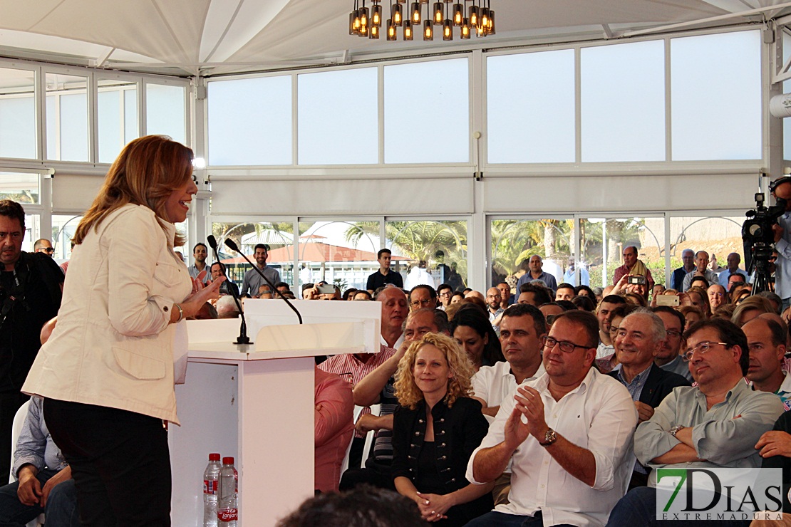Casi un millar de socialistas extremeños arropan a Susana Díaz