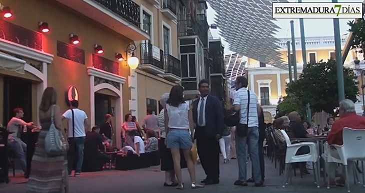 Empresarios del Casco Antiguo se rebelan contra el ayuntamiento por los horarios