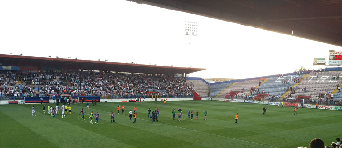 El Extremadura UD espera un tropiezo de Linares, Ejido y Recreativo para salvarse