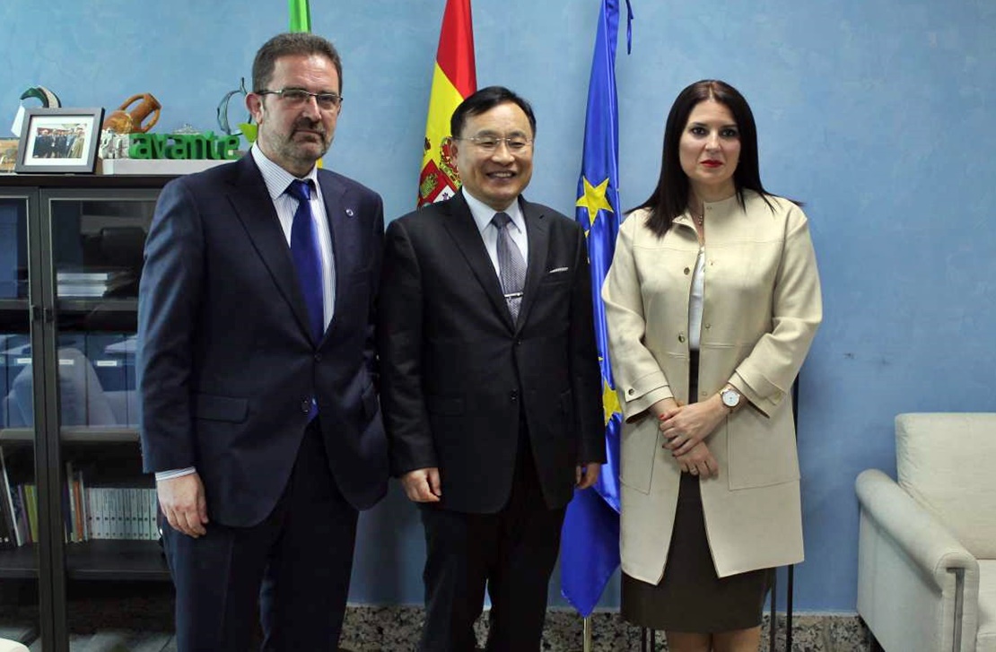 Corea del Sur estrecha relaciones comerciales con Extremadura