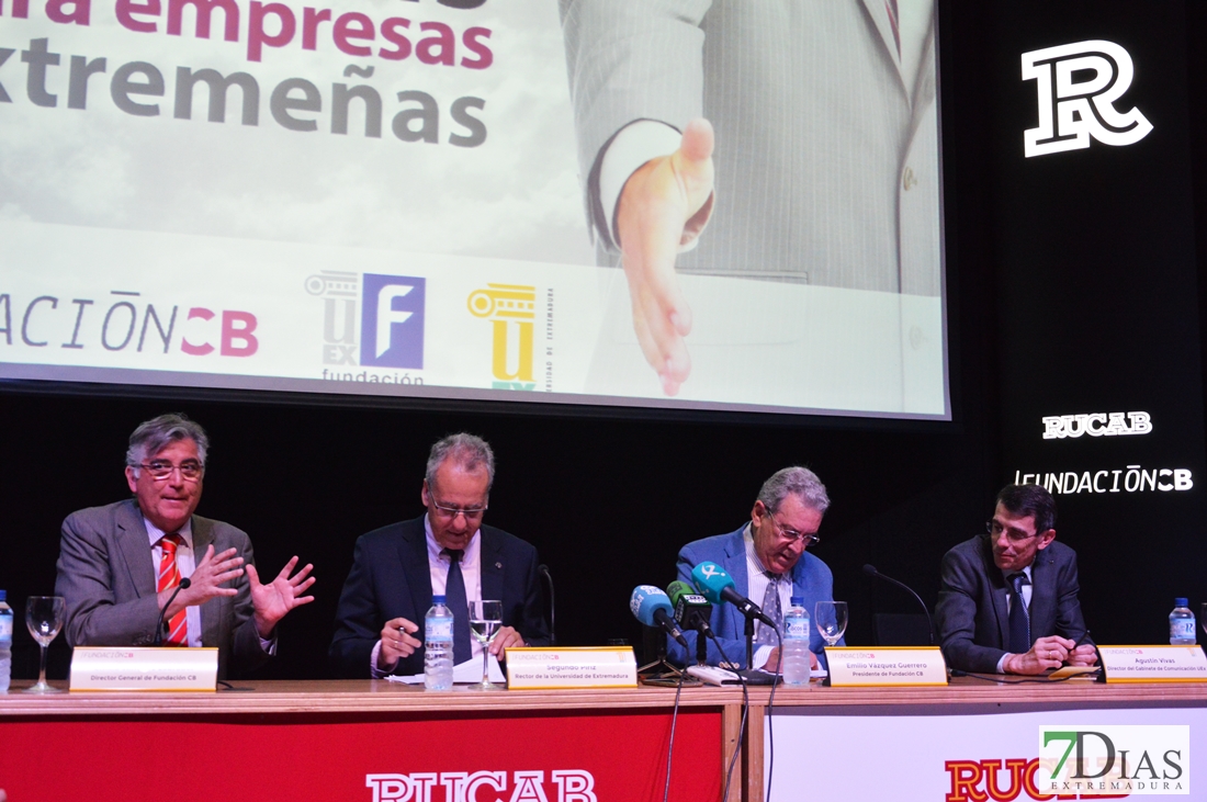 Comienza la IV convocatoria de las becas Caja Badajoz y UEx