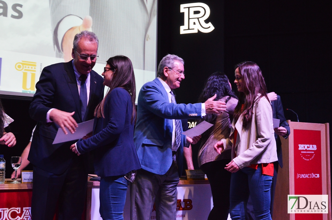 Comienza la IV convocatoria de las becas Caja Badajoz y UEx