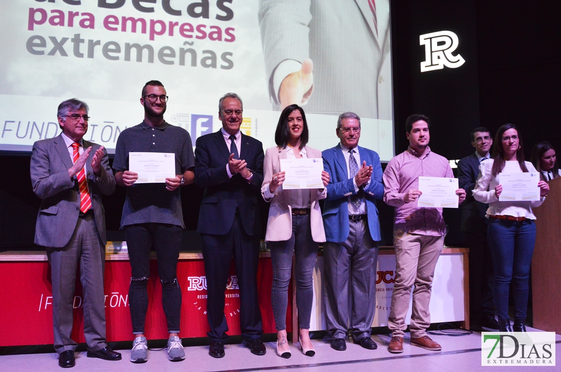 Comienza la IV convocatoria de las becas Caja Badajoz y UEx