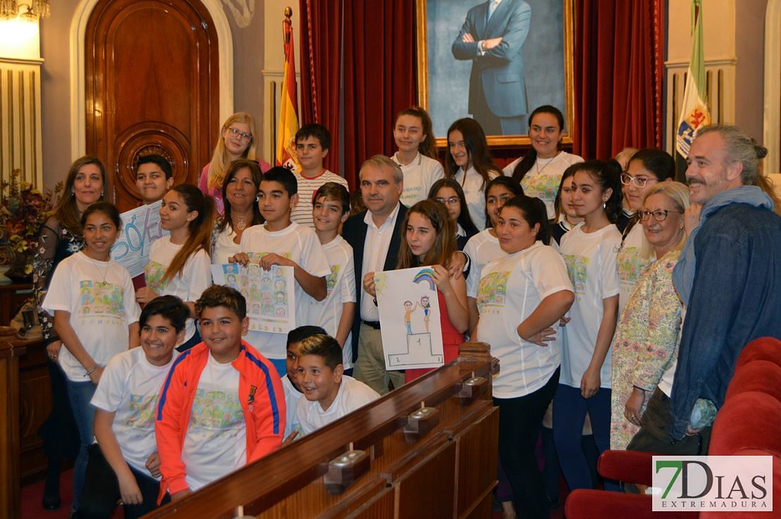 El colegio Santa Teresa gana el concurso ‘Diseña tu camiseta’