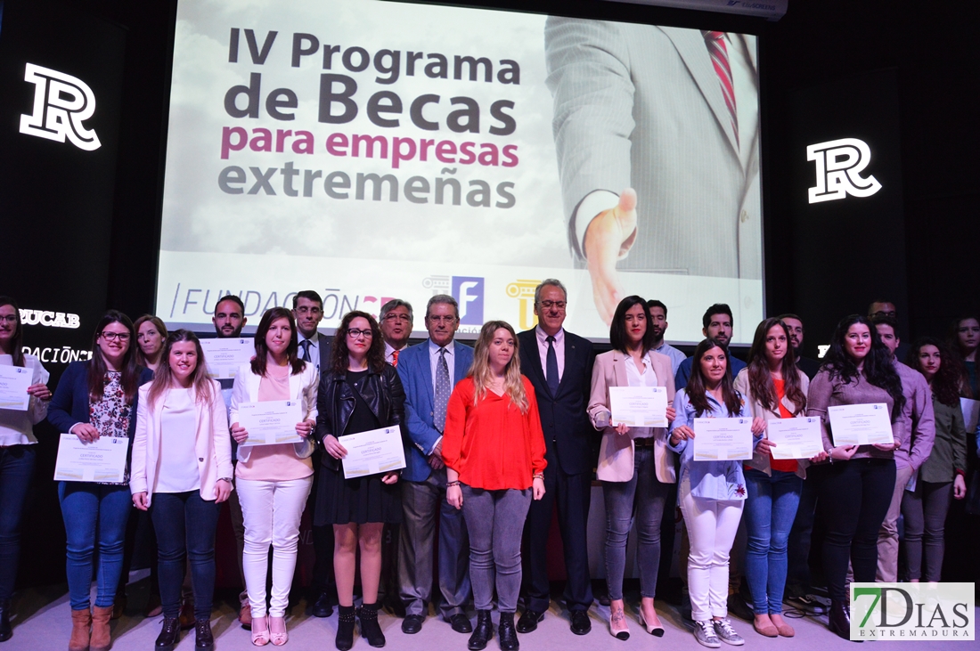 Comienza la IV convocatoria de las becas Caja Badajoz y UEx