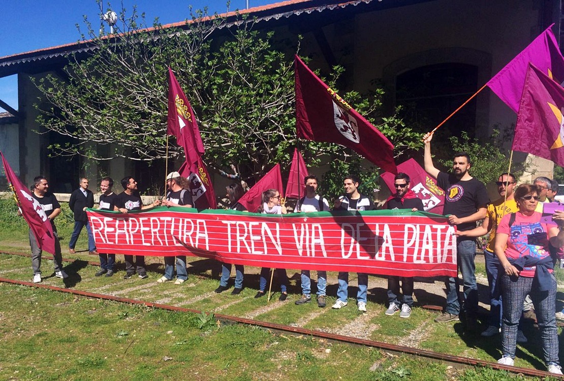 Extremeños y leones exigen la reapertura del tren de la Vía de la Plata