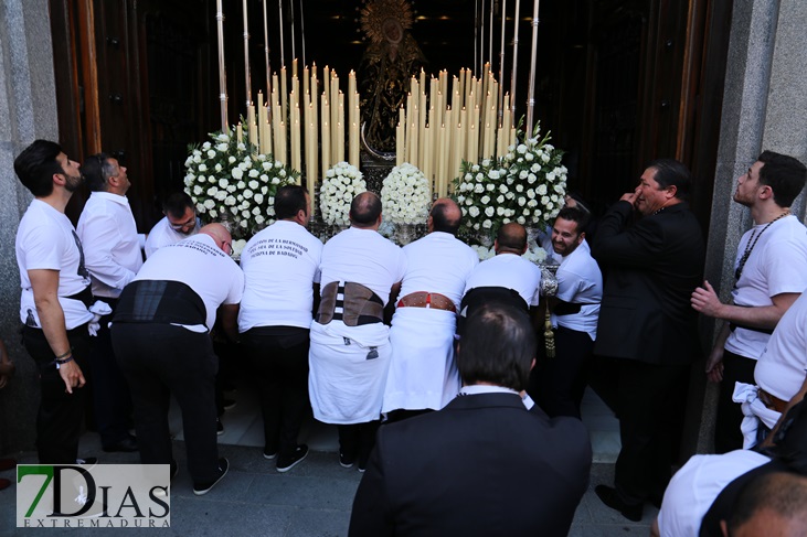 Las imágenes más íntimas de la tarde de Jueves Santo pacense