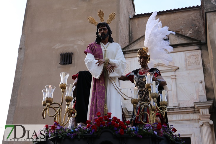 Las imágenes más íntimas de la tarde de Jueves Santo pacense