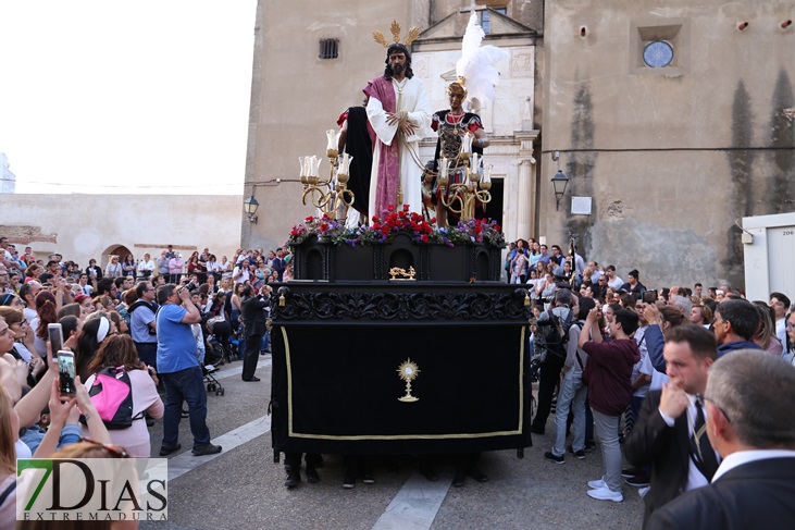 Las imágenes más íntimas de la tarde de Jueves Santo pacense