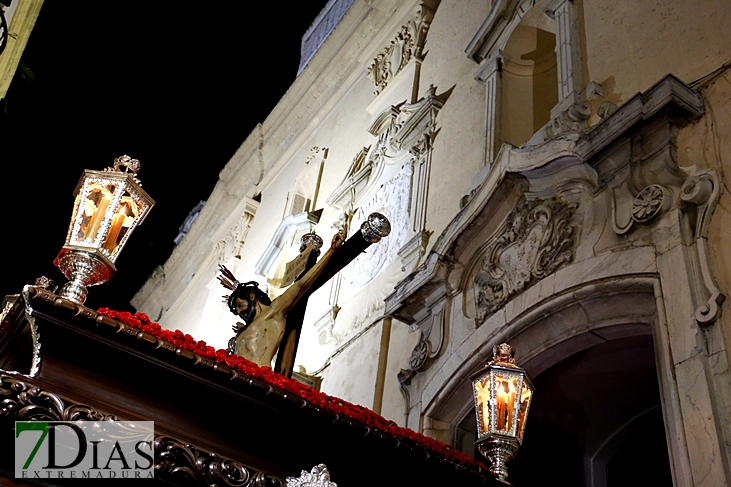 Imágenes de la Madrugada del Viernes Santo en Badajoz