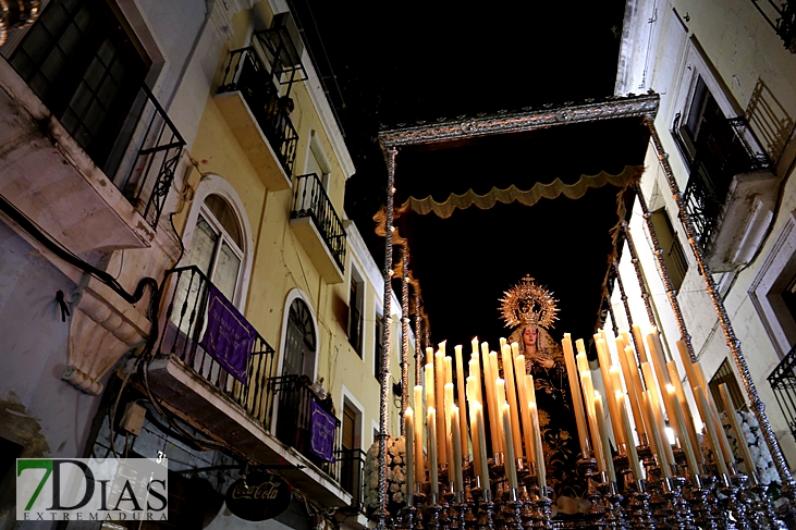 Imágenes de la Madrugada del Viernes Santo en Badajoz