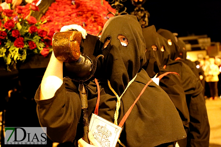 Imágenes de la Madrugada del Viernes Santo en Badajoz