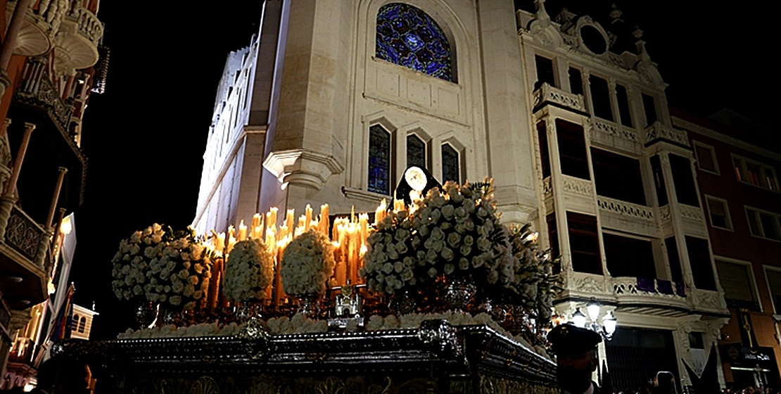 Vídeo de la Soledad de Luto en el Viernes Santo de Badajoz