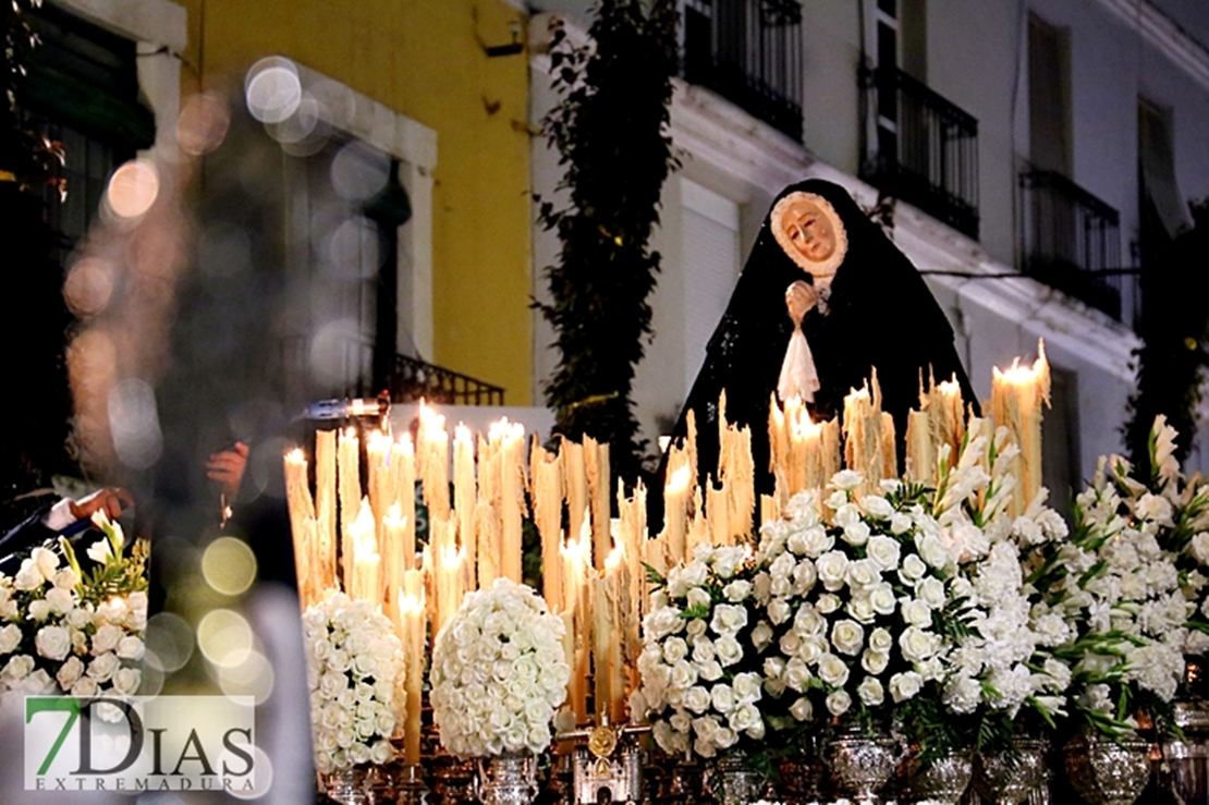 Imágenes de la Soledad de Luto en el Viernes Santo