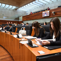 Estudiantes de un instituto de Badajoz se convierten en diputados por un día