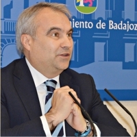 Fragoso vuelve a utilizar el dinero de los pacenses para pleitear en los Juzgados