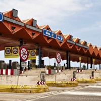 Fomento licitará las autopistas en quiebra para ahorrar costes