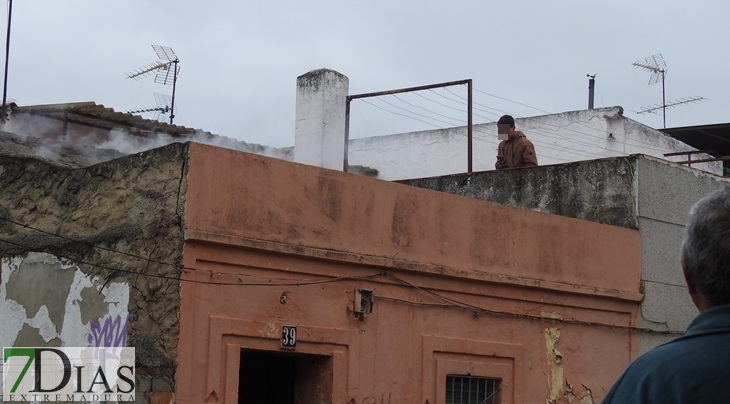 Incendio de una vivienda en la barriada de Antonio Domínguez