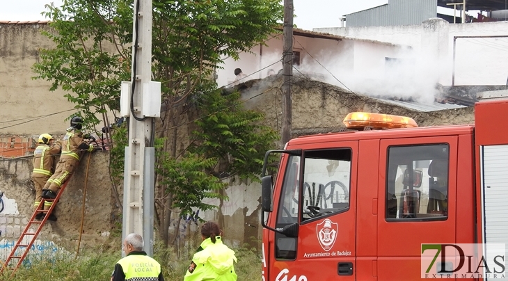 Incendio de una vivienda en la barriada de Antonio Domínguez