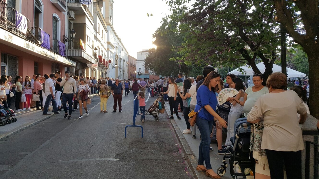 Lleno en San Andrés para ver salir al Descendimiento