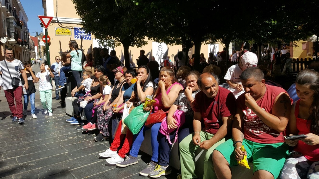 El centro de Badajoz a rebosar para ver la Procesión Magna