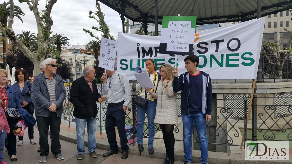 Continúan las manifestaciones contra el &quot;abusivo&quot; Impuesto de Sucesiones