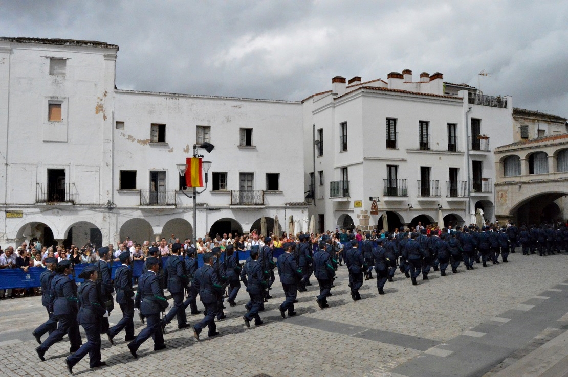 Acto de Jura de Bandera en la plaza alta de Badajoz