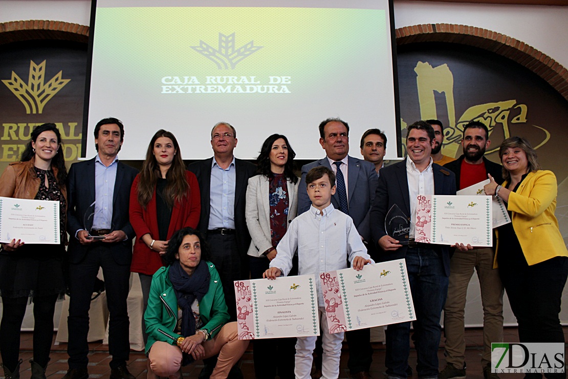 Caja Rural premia a Titán Extrem Tour por su impulso al deporte extremeño