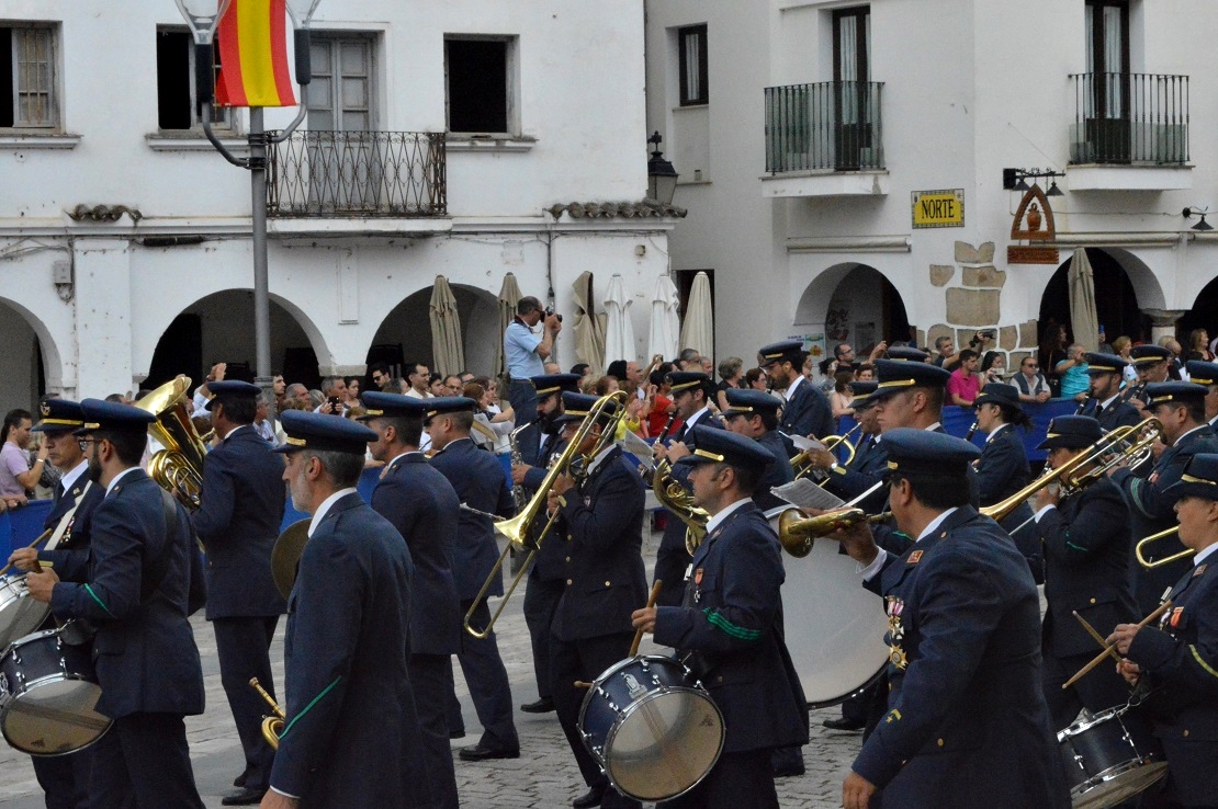 Acto de Jura de Bandera en la plaza alta de Badajoz