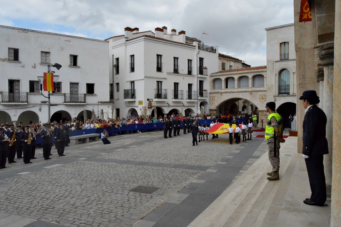 Acto de Jura de Bandera en la plaza alta de Badajoz