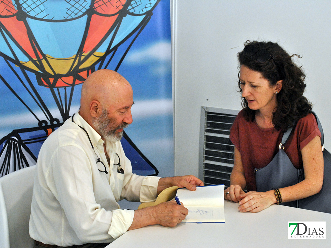 Continúan las presentaciones en la Feria del Libro de Badajoz