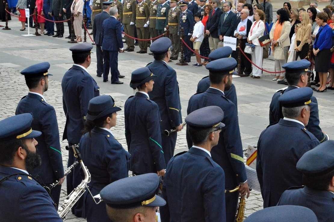 Acto de Jura de Bandera en la plaza alta de Badajoz