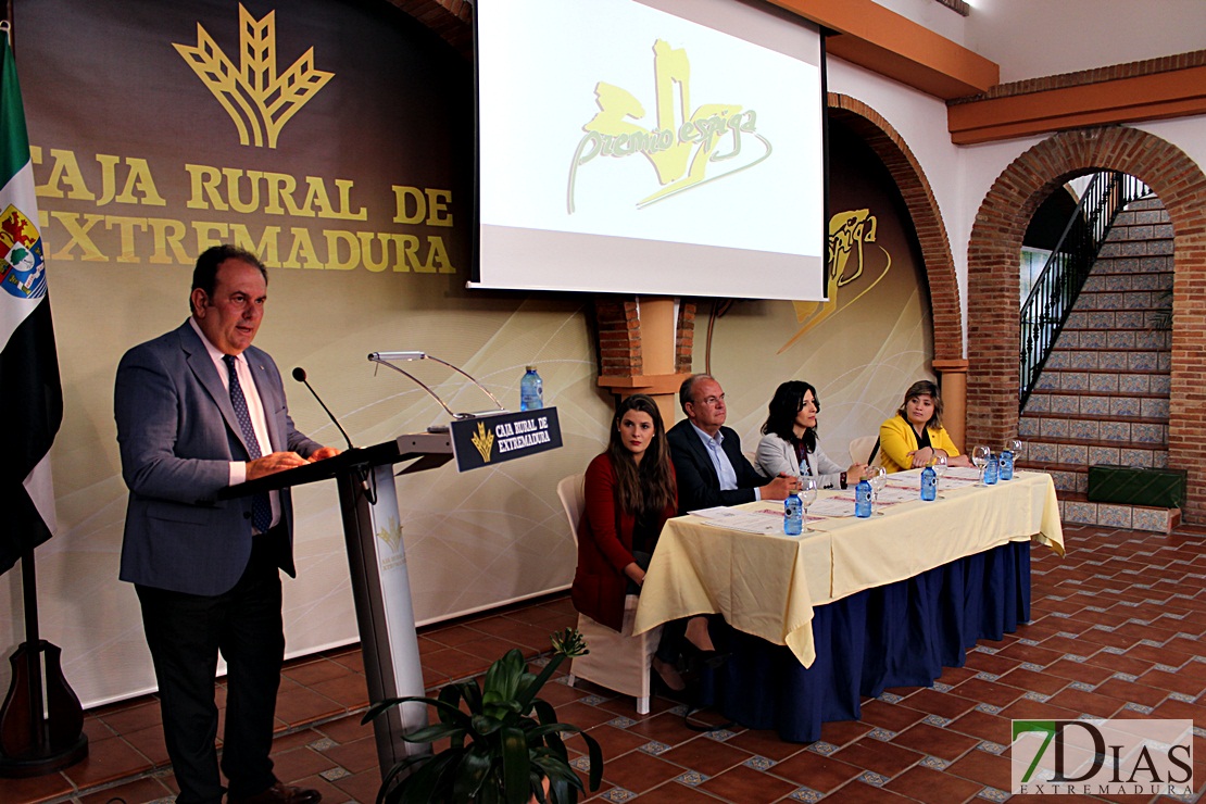 Caja Rural premia a Titán Extrem Tour por su impulso al deporte extremeño