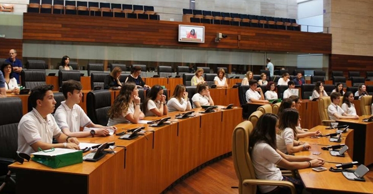 Jóvenes extremeños debaten sobre el paro juvenil y el futuro de la UE