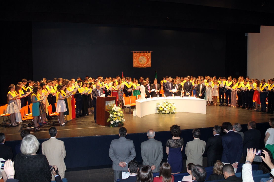 144 alumnos se gradúan en la 39ª promoción de Medicina de Badajoz