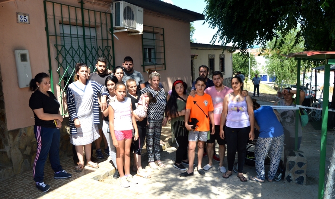 Un nuevo desahucio deja a tres menores pacenses en la calle Un nuevo desahucio deja a tres menores pacenses en la calle