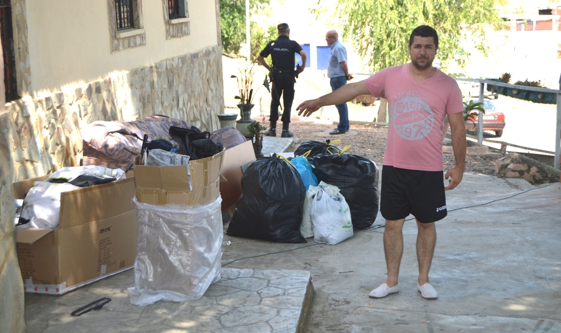 Un nuevo desahucio deja a tres menores pacenses en la calle Un nuevo desahucio deja a tres menores pacenses en la calle