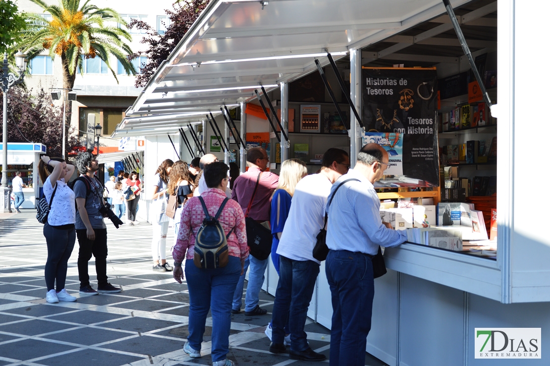 Imágenes de la inauguración de la 36ª Feria del Libro de Badajoz